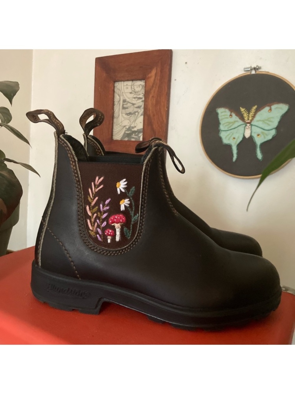 OOAK! Embroidered Blundstone boots Originals women’s size US 7 Stout brown - Picture 2 of 7